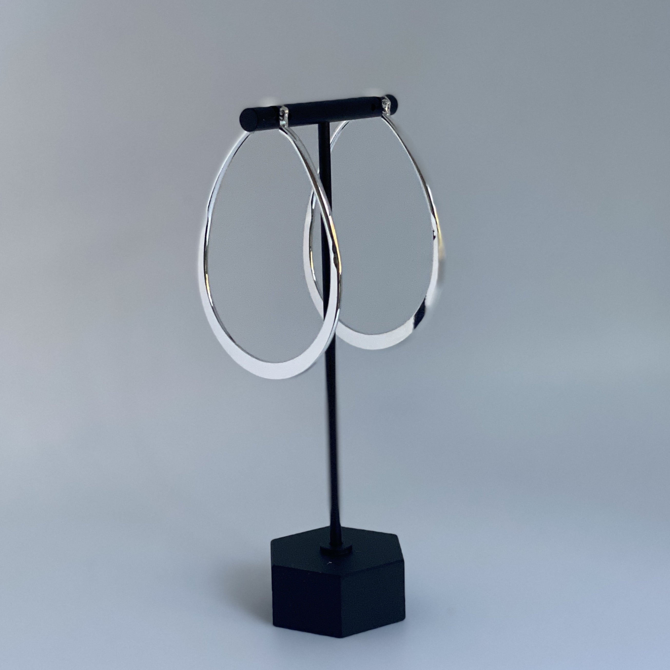 Viola Oval Hoop Earrings – Jada Simone Jewels